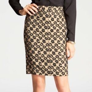 Ann Taylor Maven leopard jacquard pencil skirt Size 0 Gold Black Floral